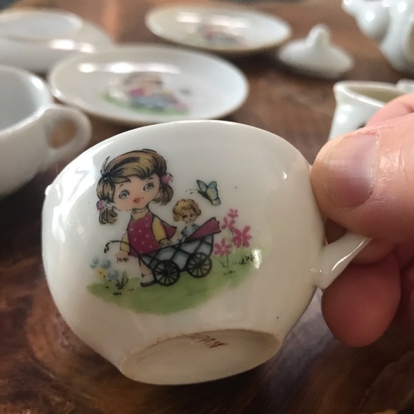 Kids Tea Party Kit Marked ‘Japan’ - Picture 3 of 17